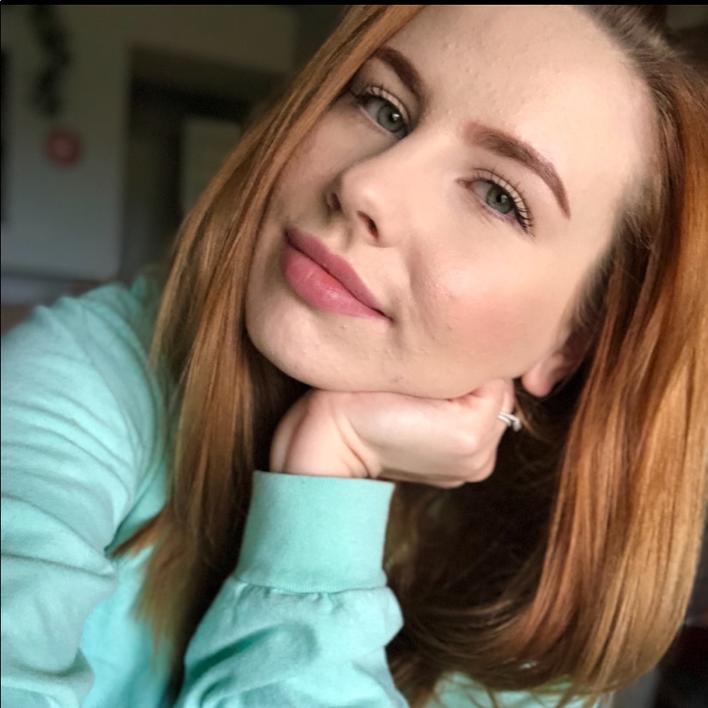 Meet your Posher, Hayley